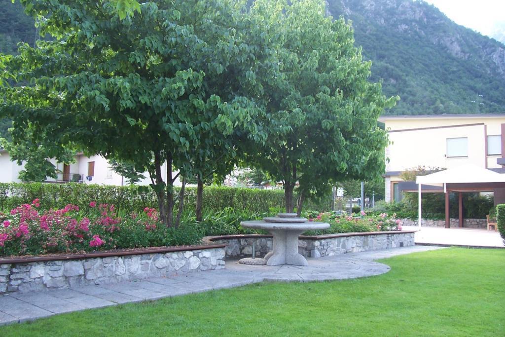 Albergo Benito Понте-нелле-Альпи Экстерьер фото