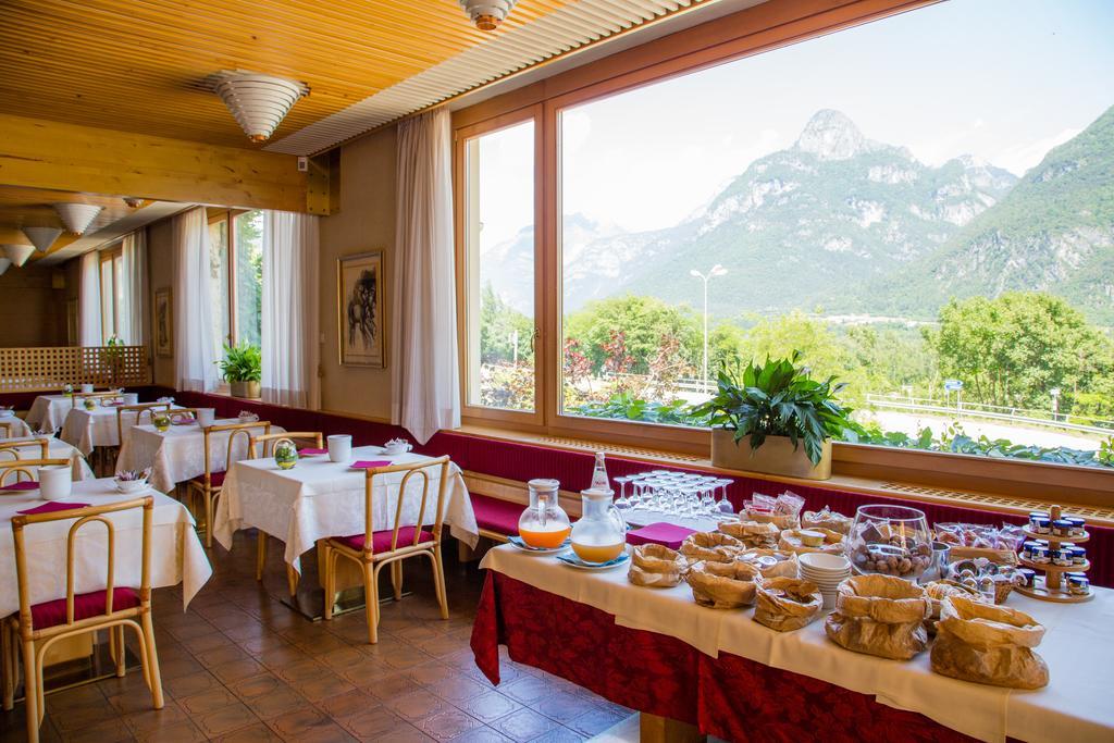 Albergo Benito Понте-нелле-Альпи Экстерьер фото
