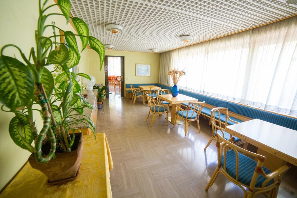 Albergo Benito Понте-нелле-Альпи Экстерьер фото