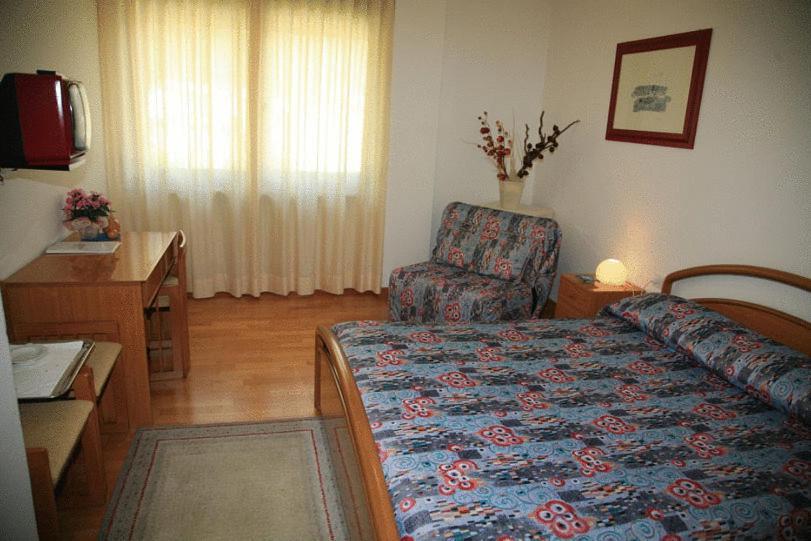 Albergo Benito Понте-нелле-Альпи Экстерьер фото